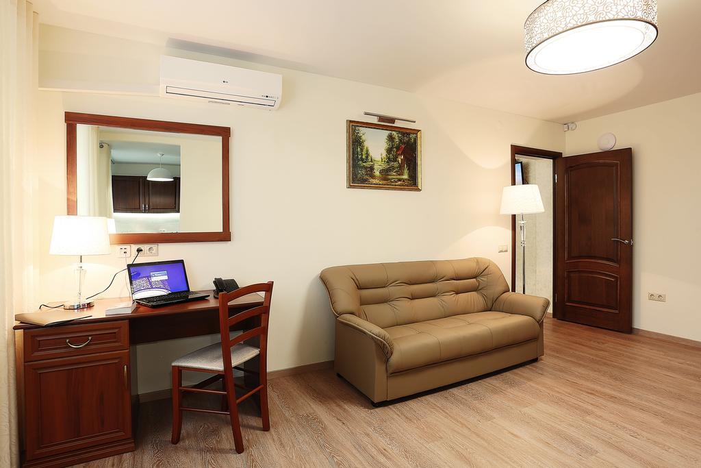Apart-Hotel Vegus Uralsk Phòng bức ảnh