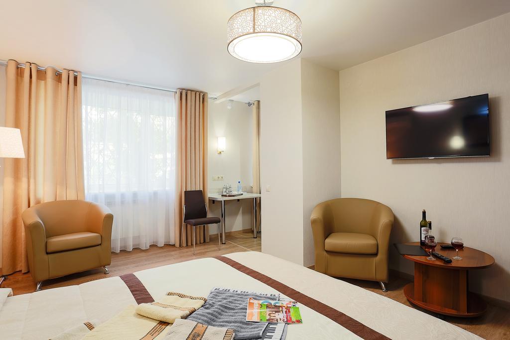 Apart-Hotel Vegus Uralsk Phòng bức ảnh
